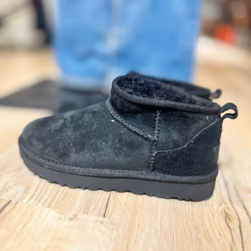 Ugg Ultra Mini Black size 5.5 - Picture 3 of 5